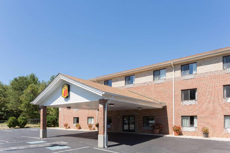 Super 8 by Wyndham Indian Head MD image