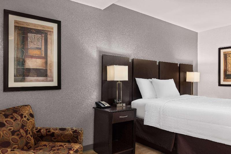 Travelodge By Wyndham Globe Az image
