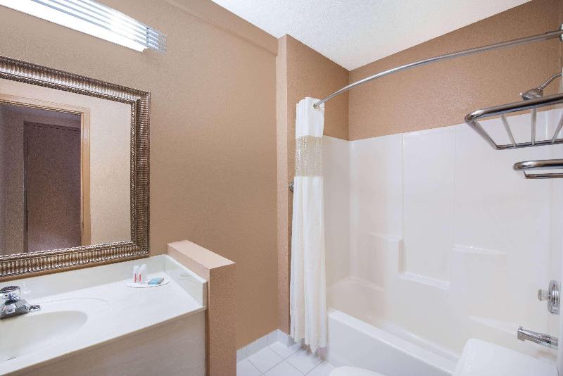 Travelodge By Wyndham Globe Az image