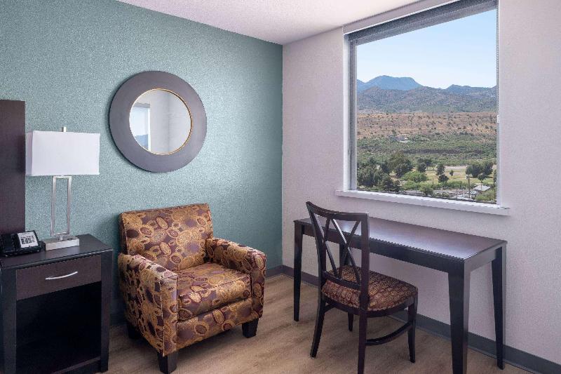 Travelodge By Wyndham Globe Az image
