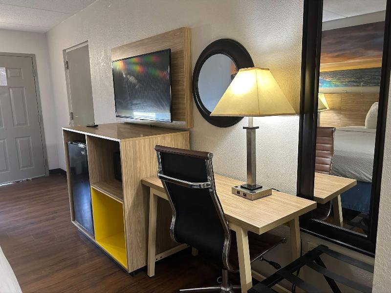 Days Inn Ridgeland South Carolina image