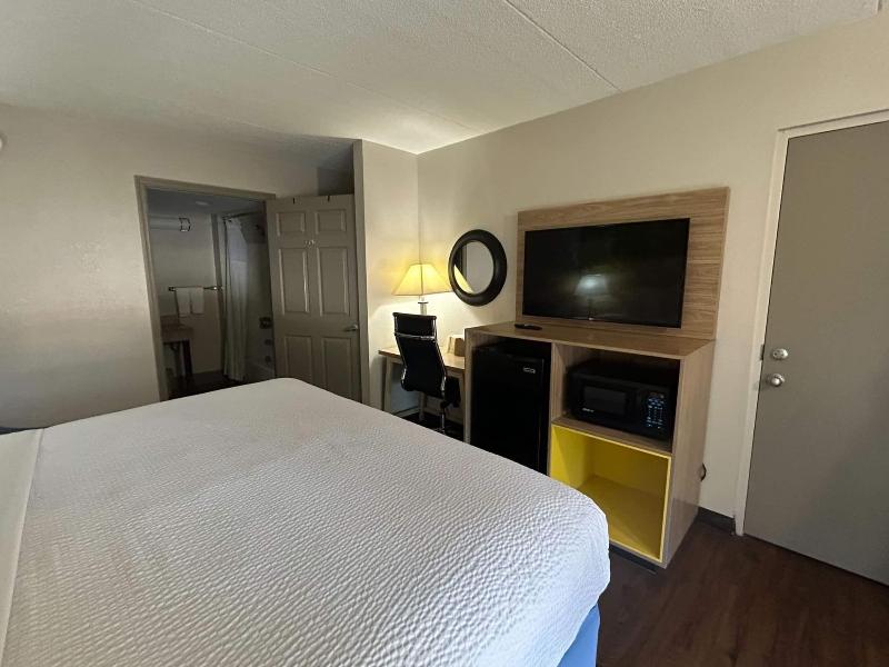 Days Inn Ridgeland South Carolina image