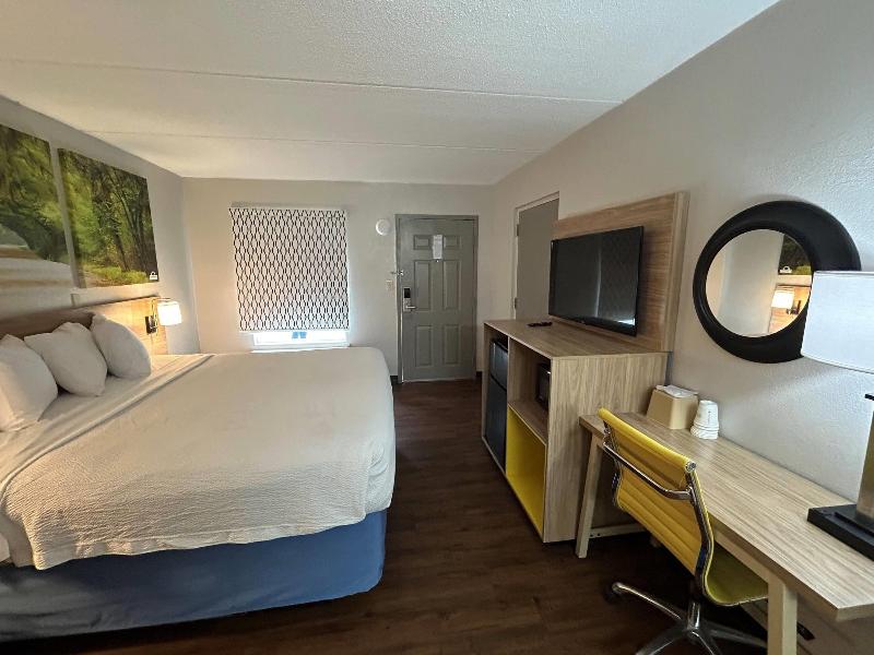 Days Inn Ridgeland South Carolina image