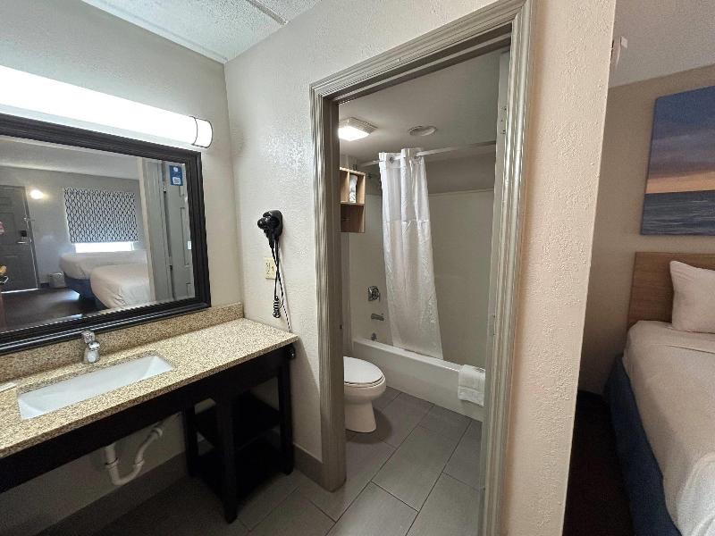 Days Inn Ridgeland South Carolina image