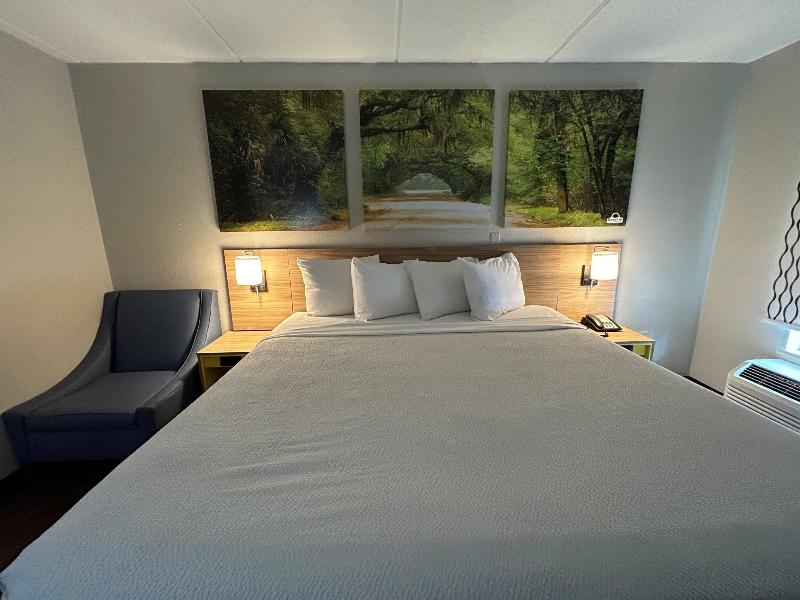 Days Inn Ridgeland South Carolina image