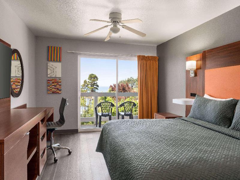 Travelodge by Wyndham Depoe Bay image