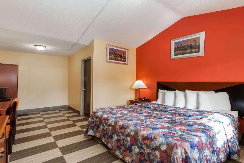 Travelodge by Wyndham Jersey City image