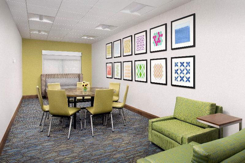 Holiday Inn Express & Suites Baltimore BWI Airport image