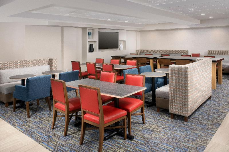 Holiday Inn Express & Suites Baltimore BWI Airport image