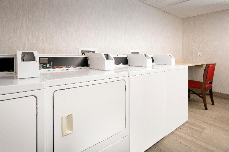 Holiday Inn Express & Suites Baltimore BWI Airport image