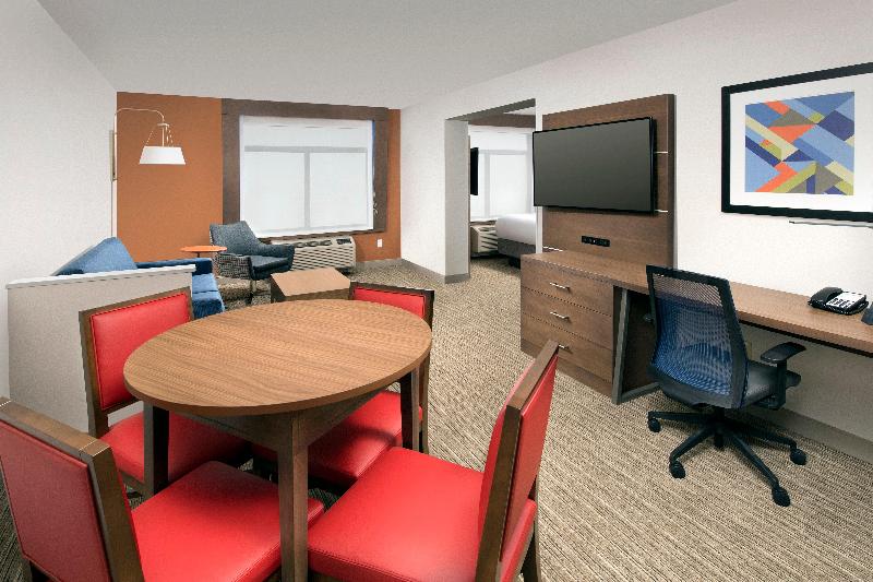 Holiday Inn Express & Suites Baltimore BWI Airport image