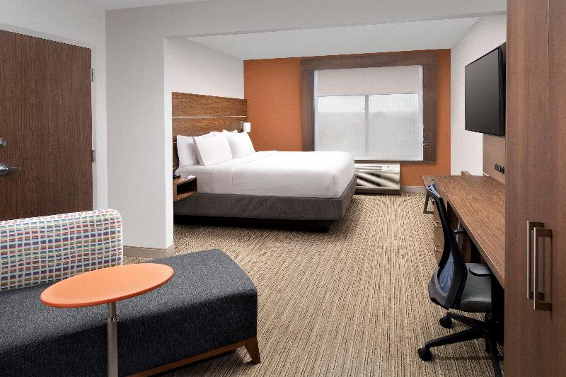 Holiday Inn Express & Suites Baltimore BWI Airport image