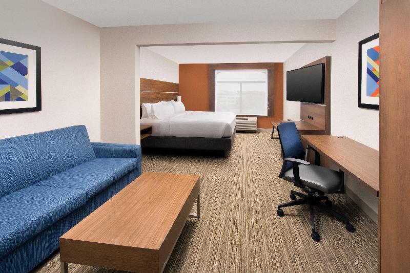 Holiday Inn Express & Suites Baltimore BWI Airport image