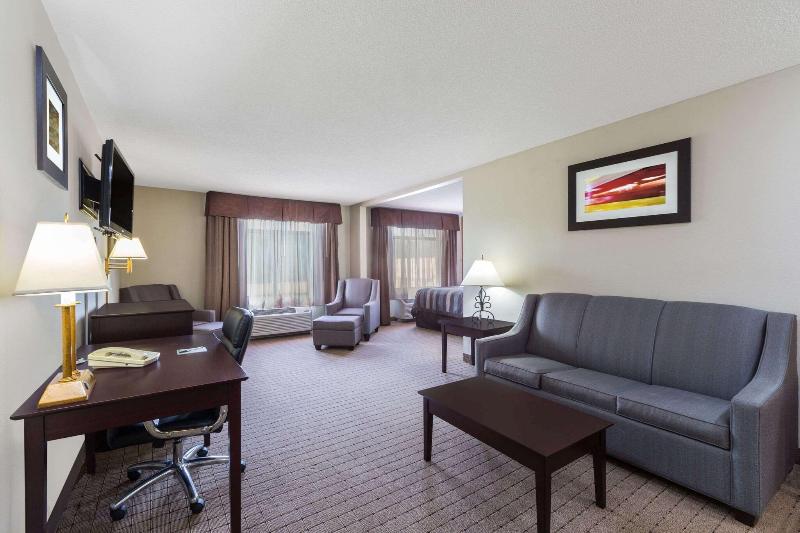 Wingate By Wyndham West Monroe image