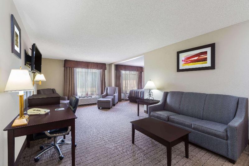 Wingate By Wyndham West Monroe image