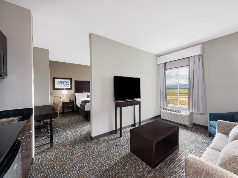 Wingate By Wyndham Loveland image