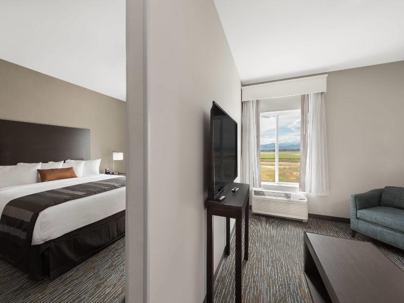 Wingate By Wyndham Loveland image