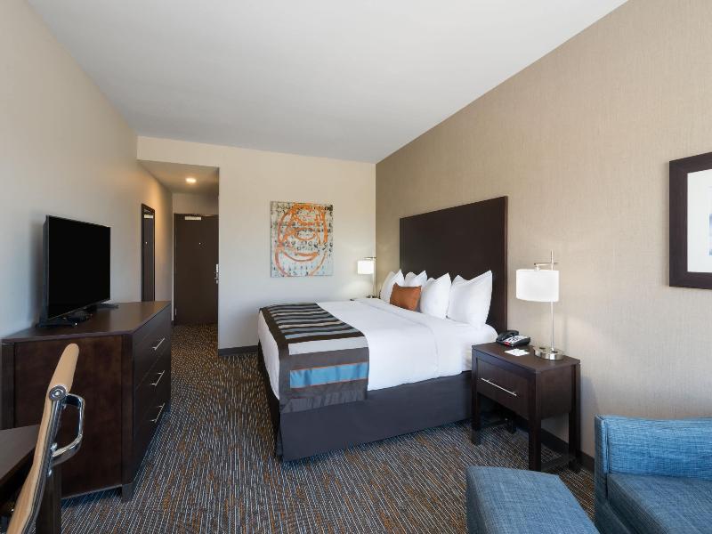 Wingate By Wyndham Loveland image
