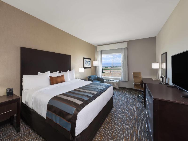 Wingate By Wyndham Loveland image
