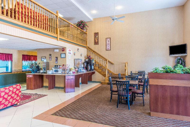 Super 8 by Wyndham Troy IL/St. Louis Area