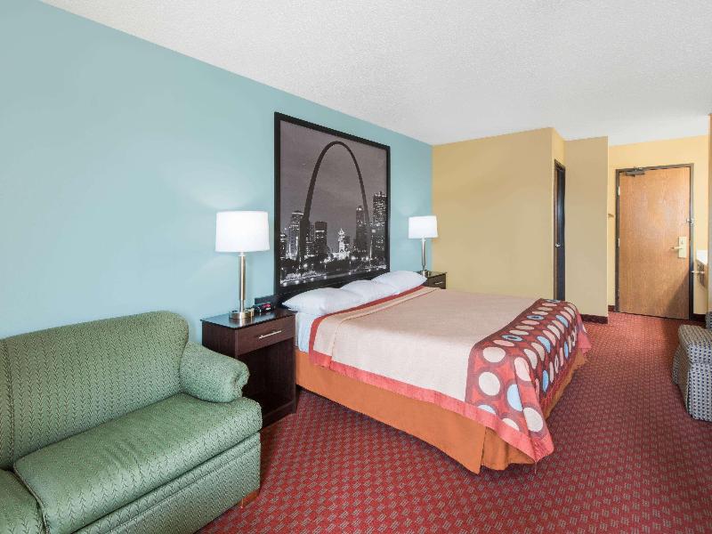 Super 8 by Wyndham Troy IL/St. Louis Area image