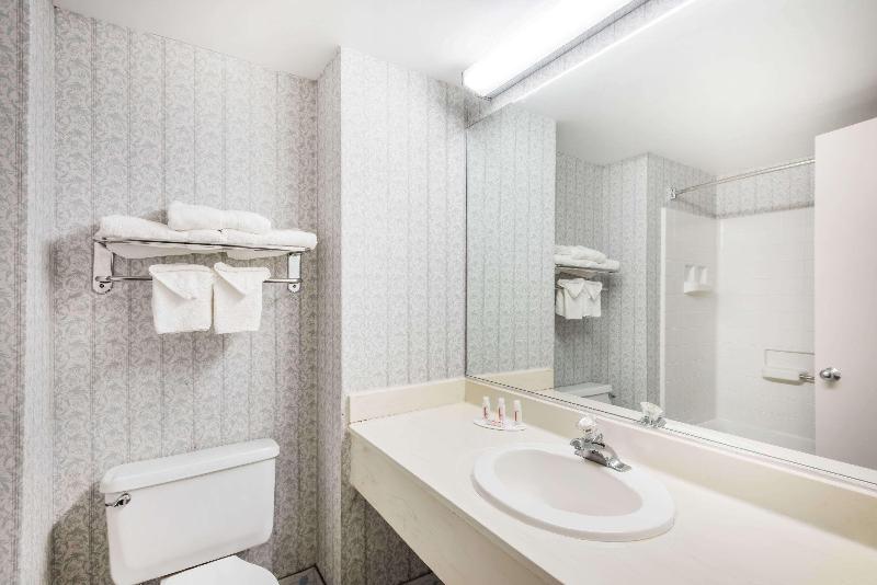 Days Inn by Wyndham Niantic Near Casinos image
