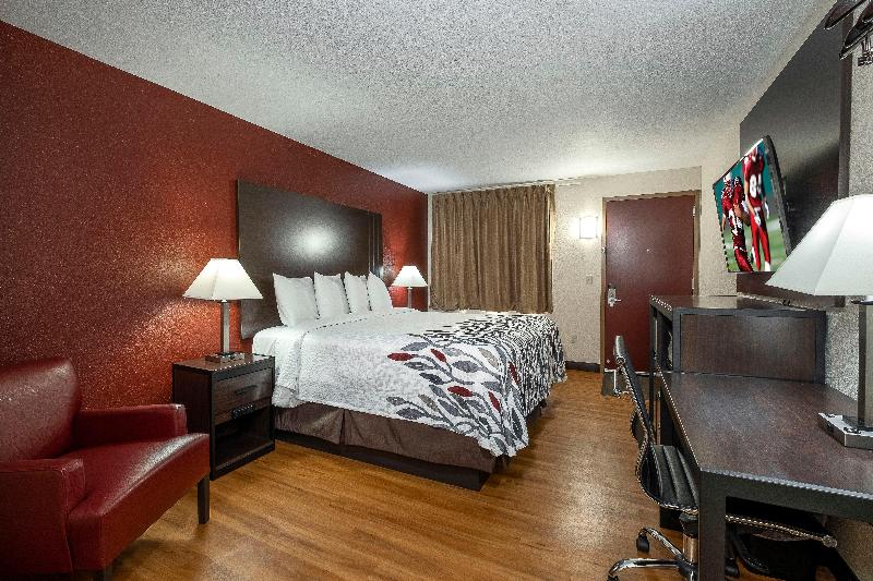 Red Roof Inn Freehold image