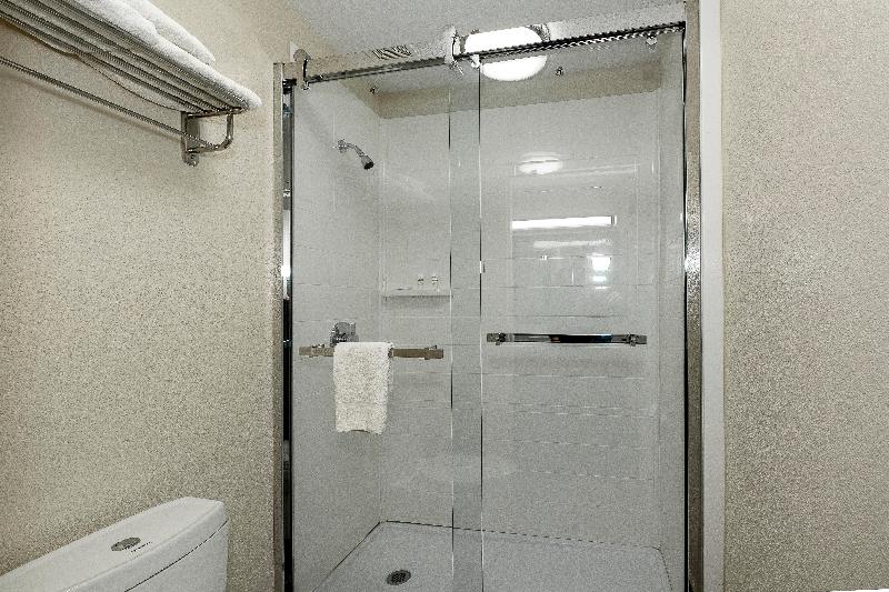 Red Roof Inn Freehold image