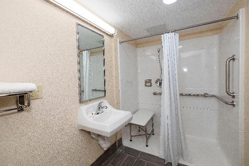 Red Roof Inn Freehold image