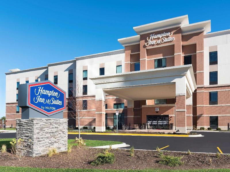 Hampton Inn & Suites Chicago/Schaumburg image
