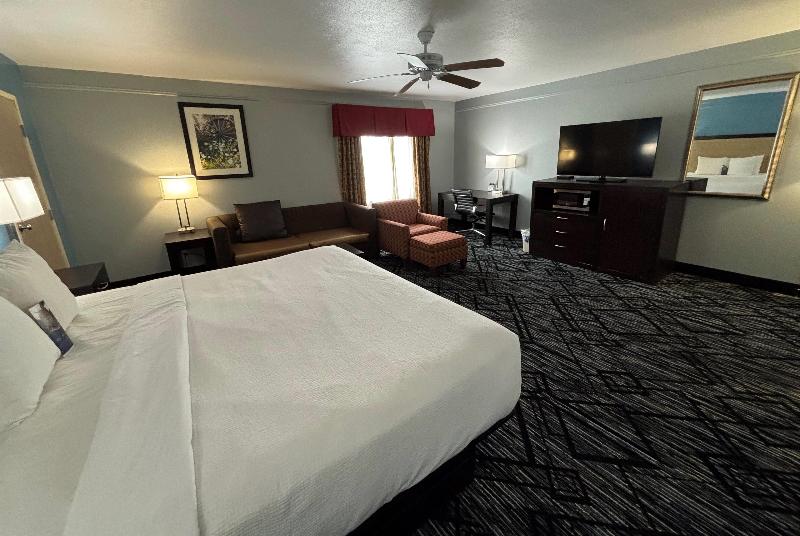 Baymont by Wyndham Litchfield image