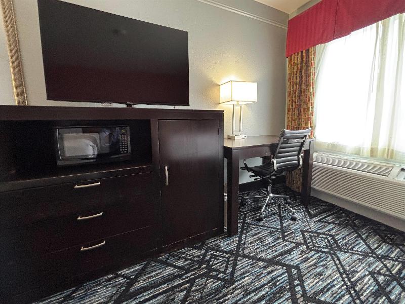 Baymont by Wyndham Litchfield image