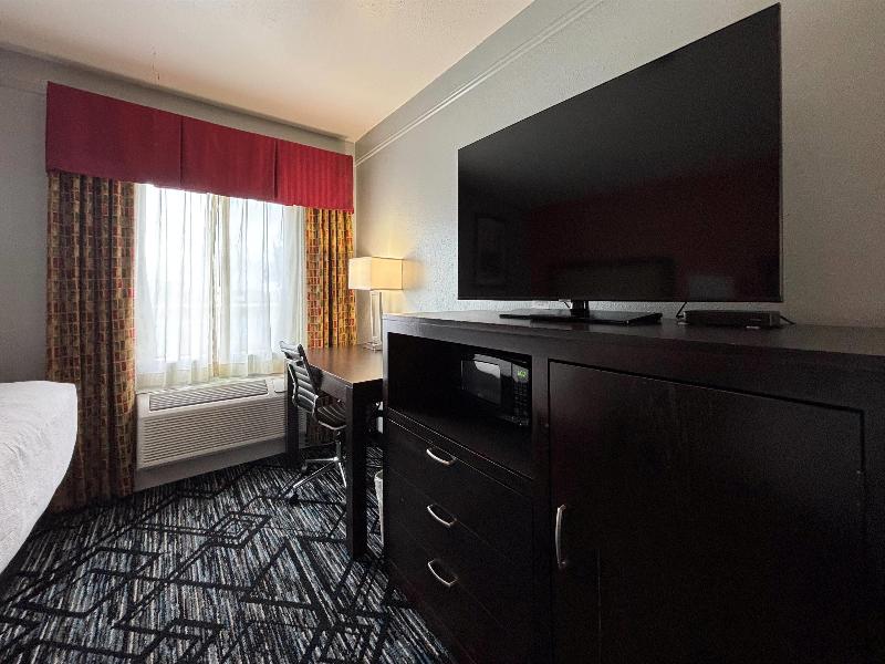 Baymont by Wyndham Litchfield image