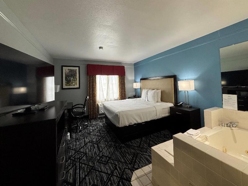 Baymont by Wyndham Litchfield image