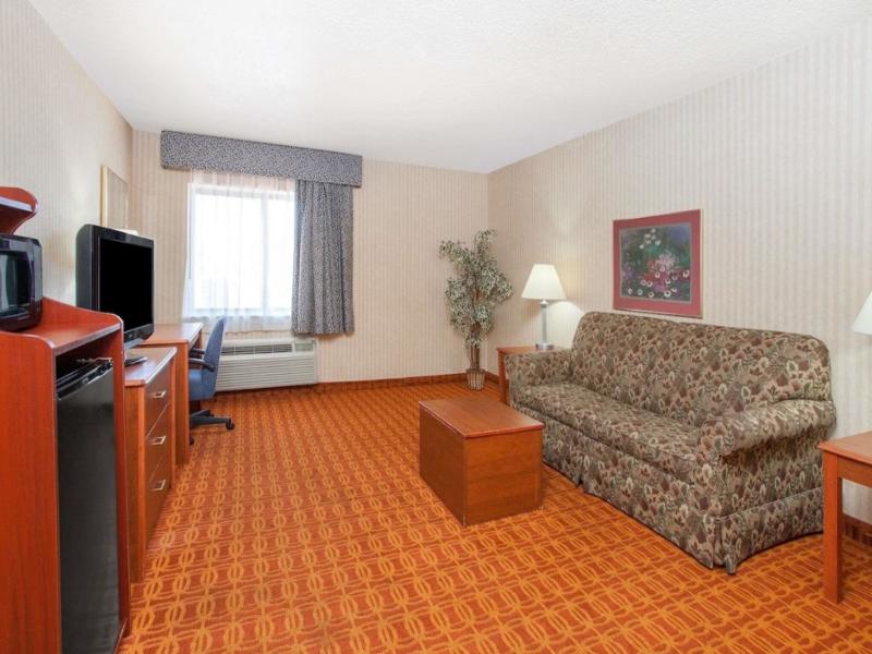 Baymont by Wyndham Detroit/Roseville image
