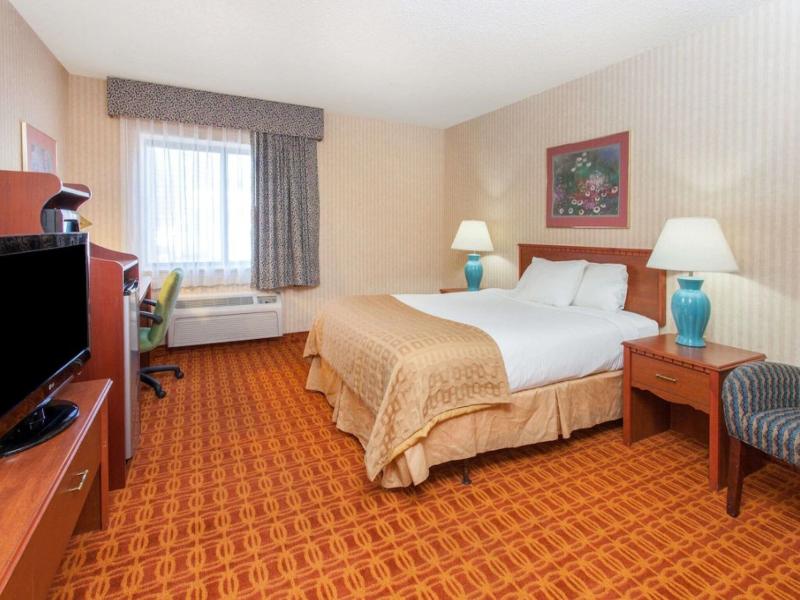 Baymont by Wyndham Detroit/Roseville image