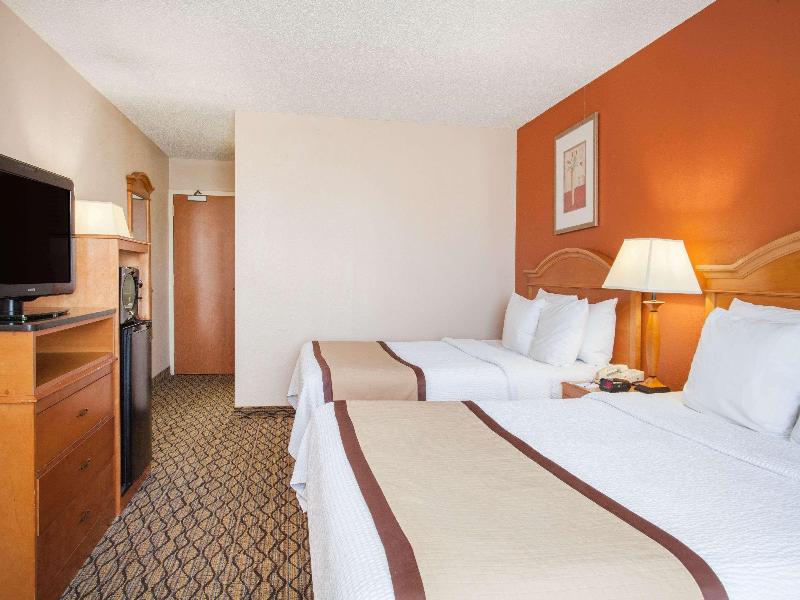 Baymont by Wyndham Madison Heights Detroit Area image