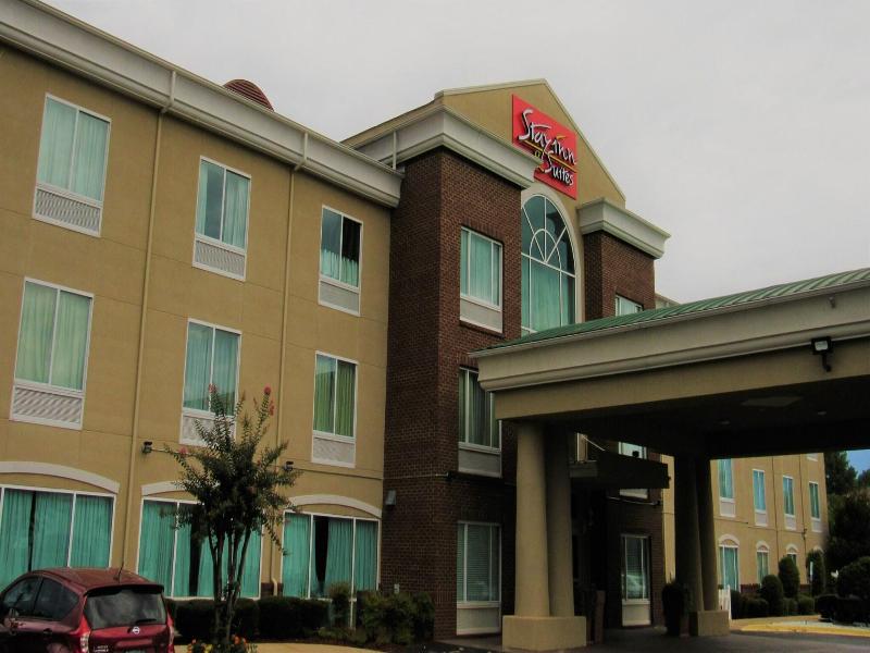Baymont by Wyndham Montgomery South