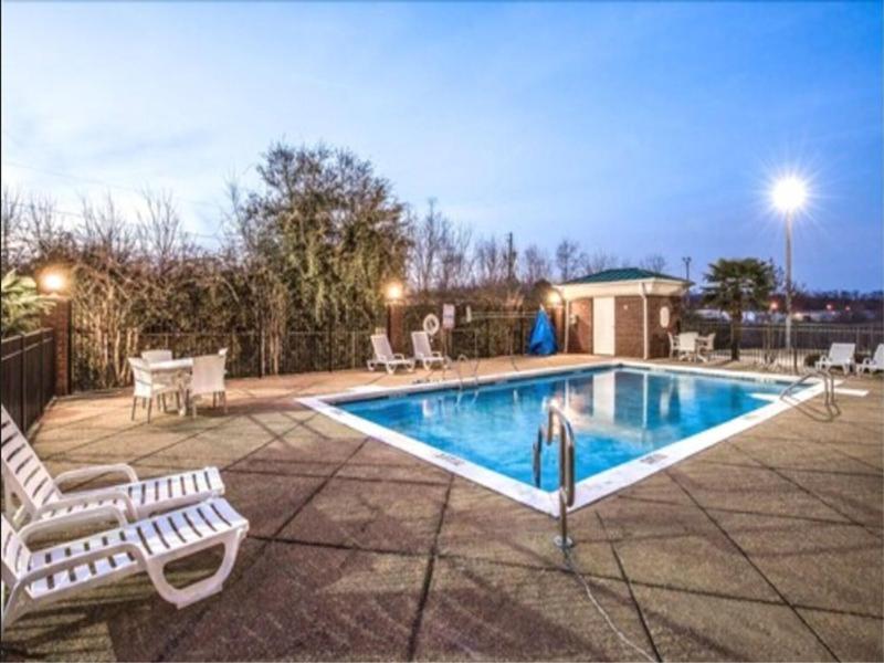 Baymont by Wyndham Montgomery South