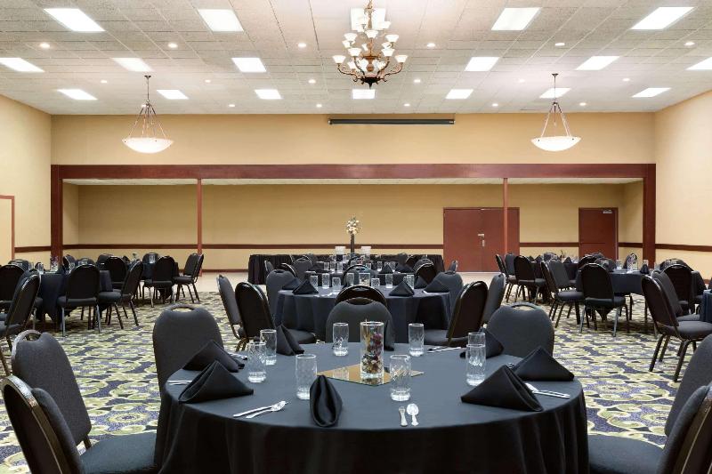 Baymont by Wyndham Mandan Bismarck Area image