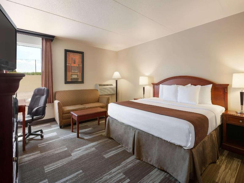 Baymont by Wyndham Mandan Bismarck Area image