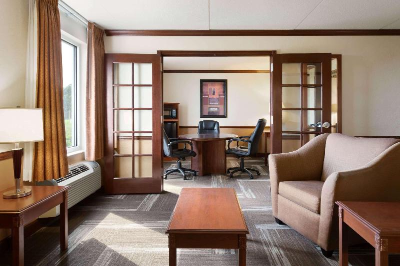 Baymont by Wyndham Mandan Bismarck Area image