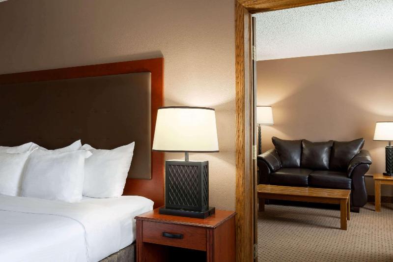 Baymont by Wyndham Mandan Bismarck Area image