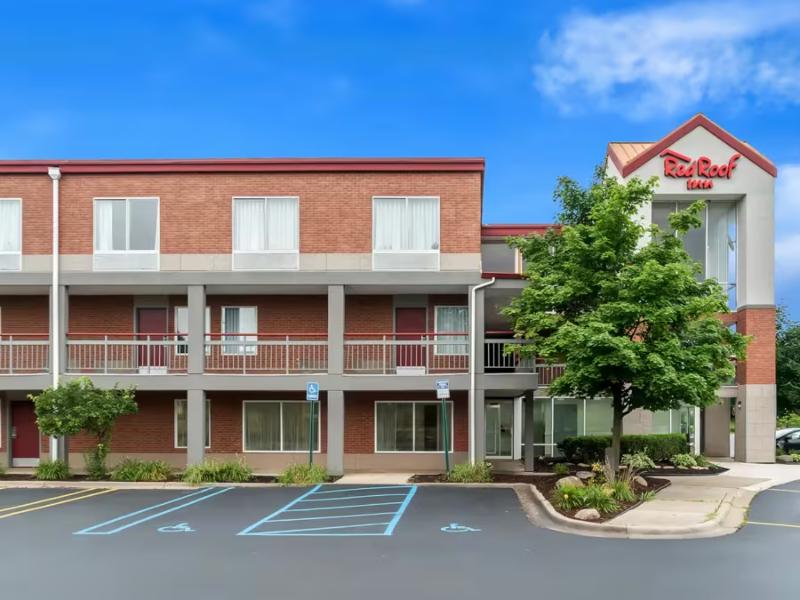 Red Roof Inn Auburn Hills image