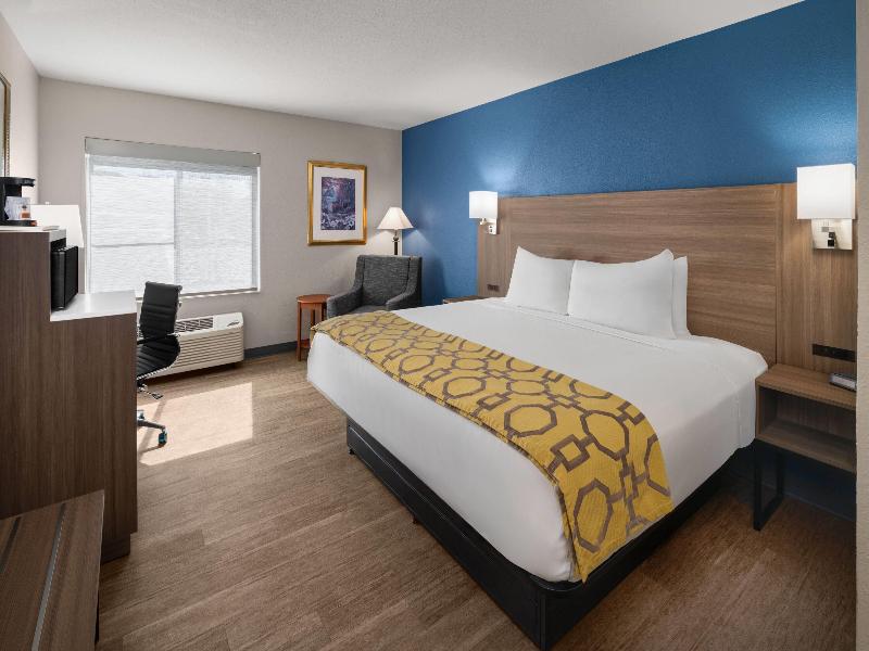 DOUBLE Accessible KING SIZE BED