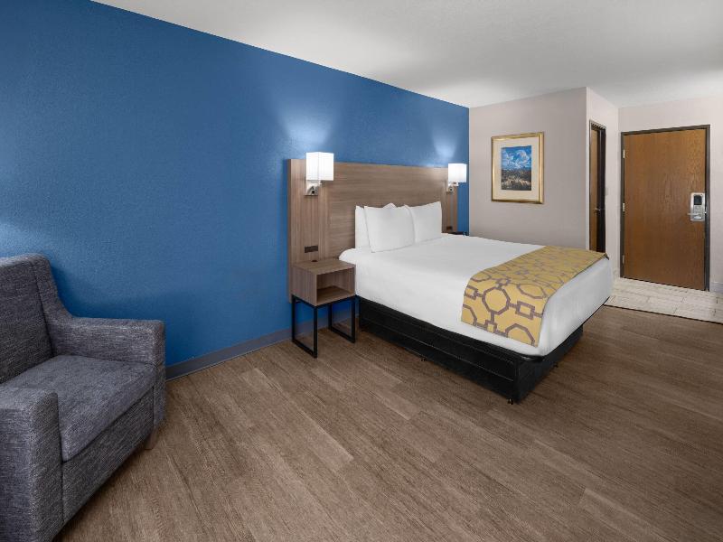 Room KING BED NON SMOKING