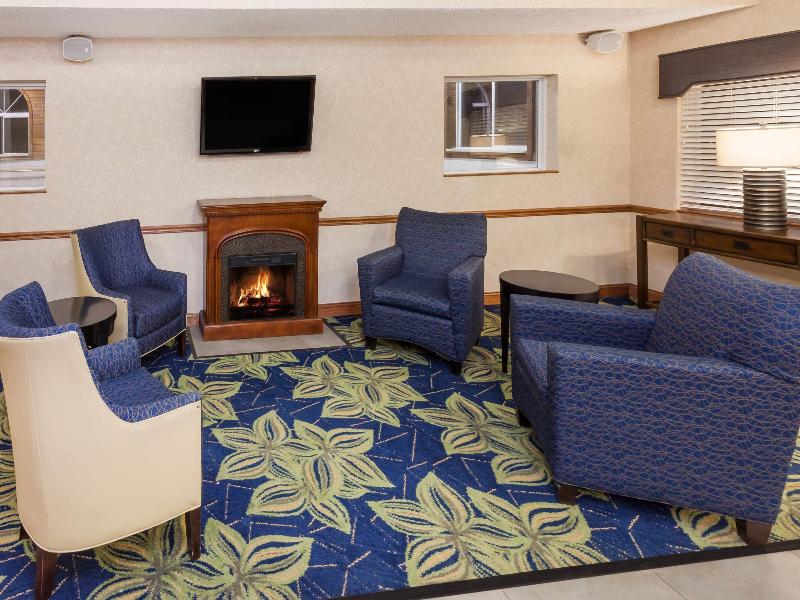 Baymont by Wyndham Galesburg image