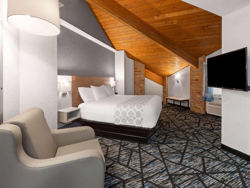 Baymont by Wyndham Warrenton image
