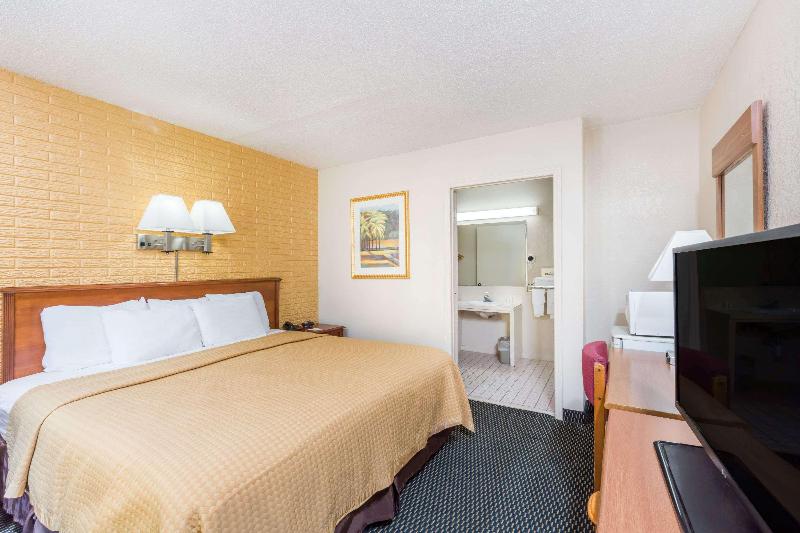 Red Roof Inn Lenoir image