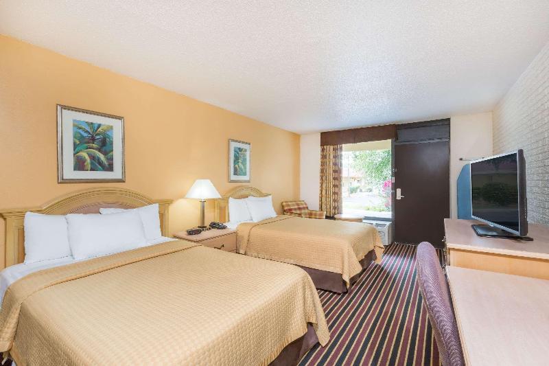 Red Roof Inn Lenoir image